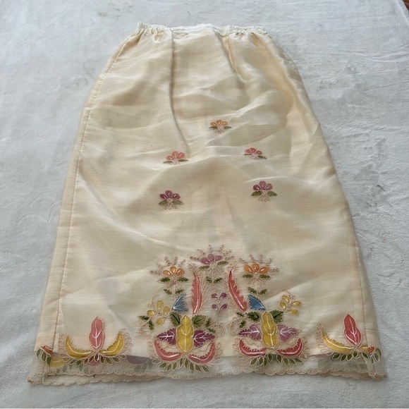 VINTAGE Handmade Floral Embroidered Blouse Skirt with Scarf - Picture 8 of 14